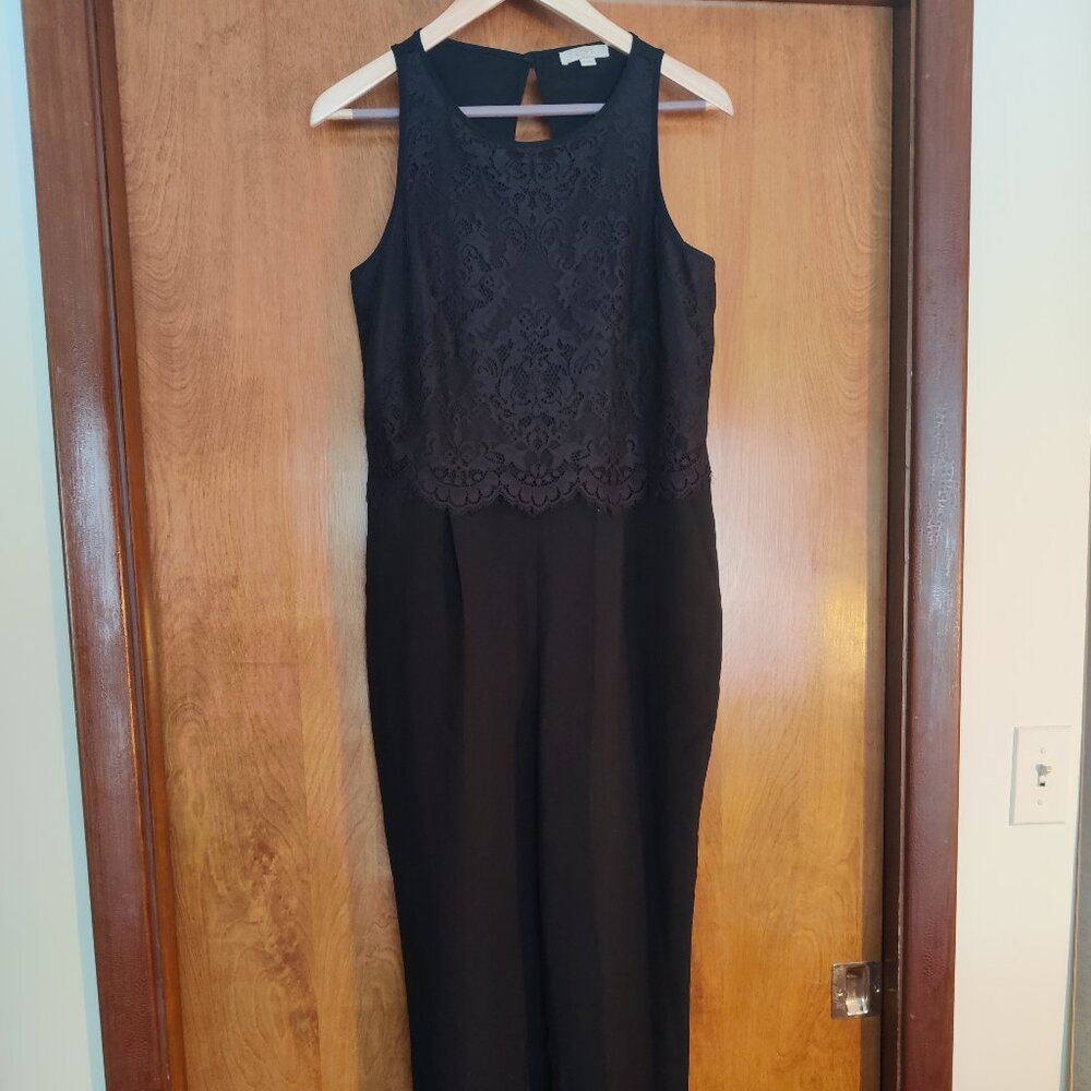 Elegant black lace jumpsuit *with pockets*